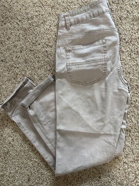 Maurices Beige Cropped Ankle Jeans